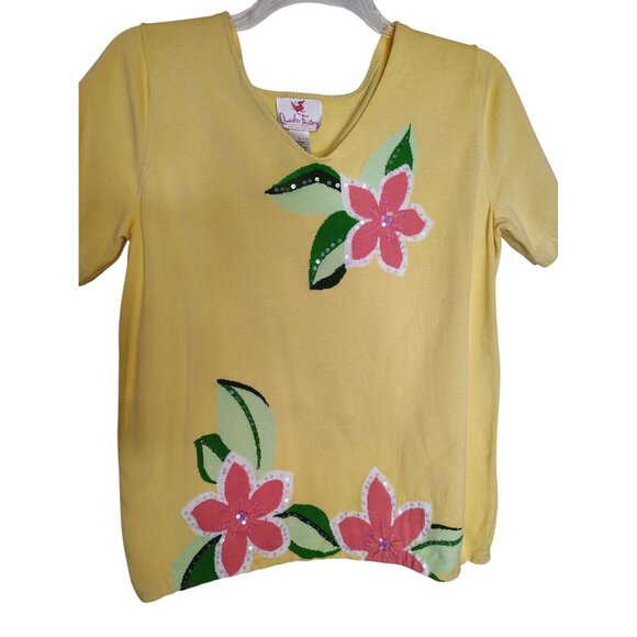 Quacker Factory Large Yellow Short Sleeve Sweater Tropical Pink Flower Sequin - Picture 1 of 4